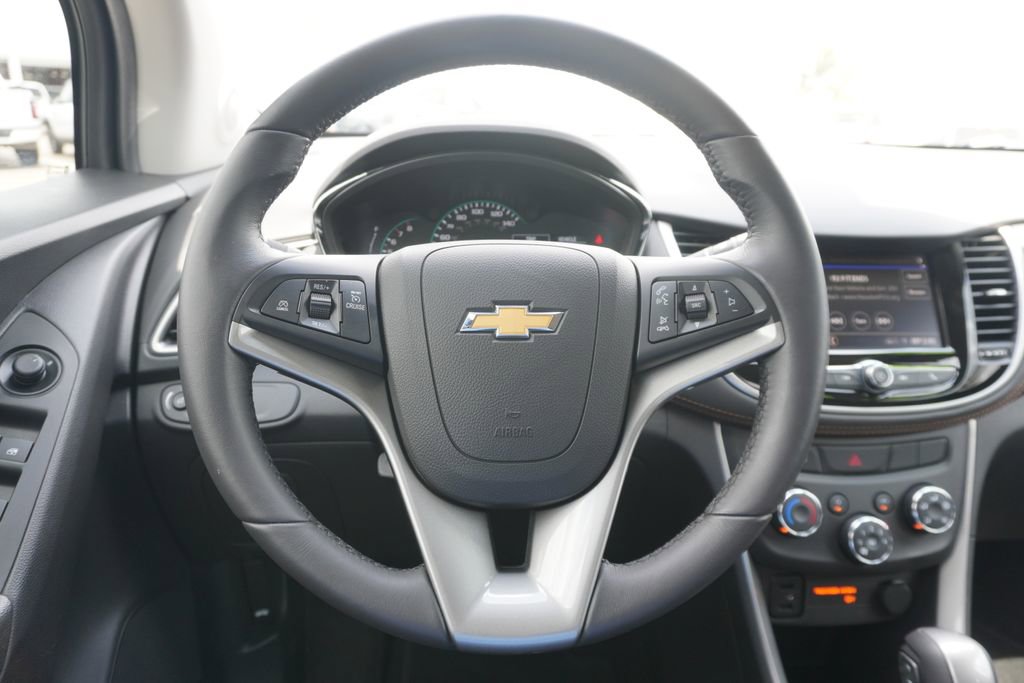 Used 2022 Chevrolet Trax LT w/ LT Convenience Package image 10