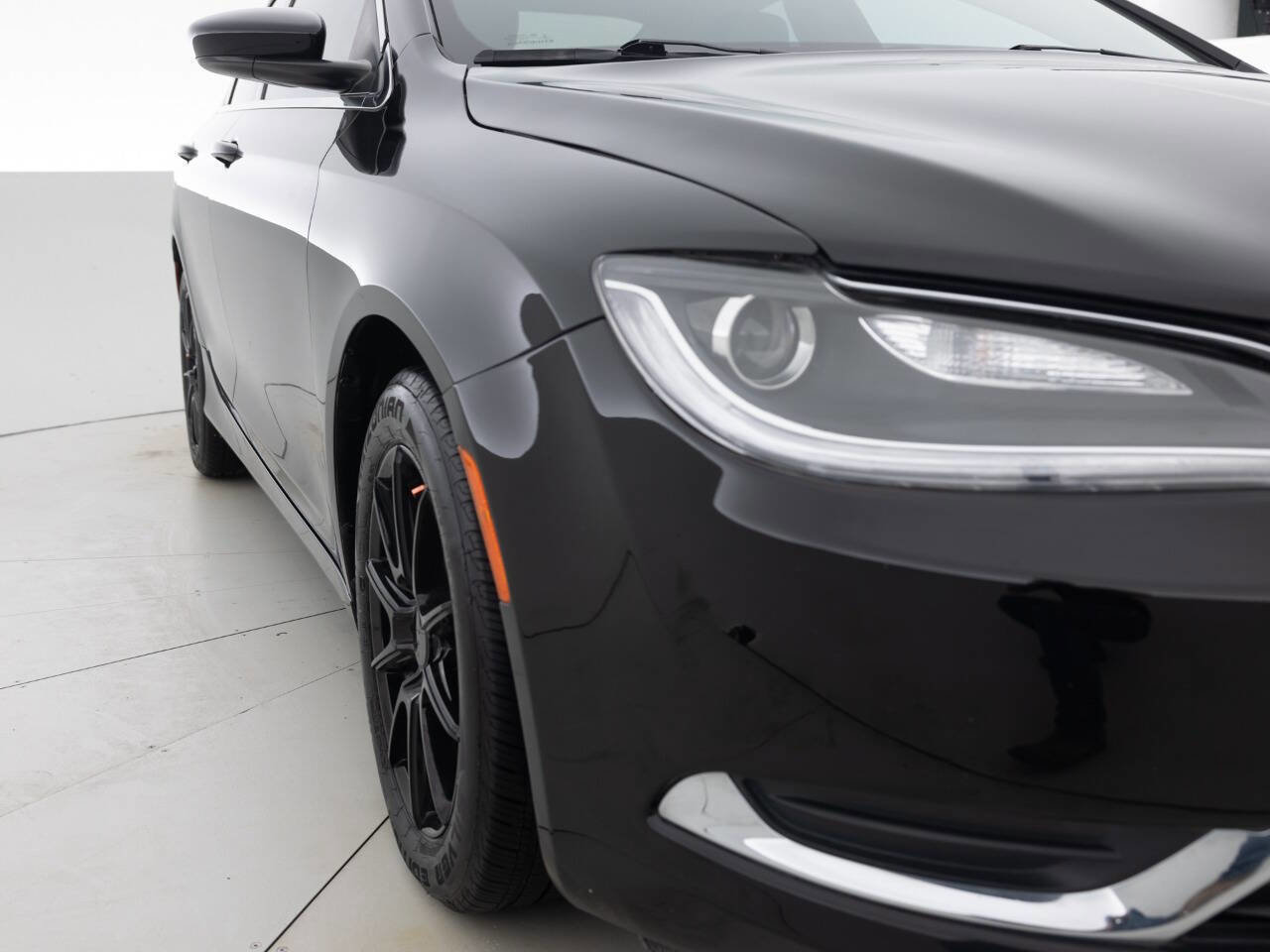 Used 2017 Chrysler 200 Limited Platinum FWD image 11