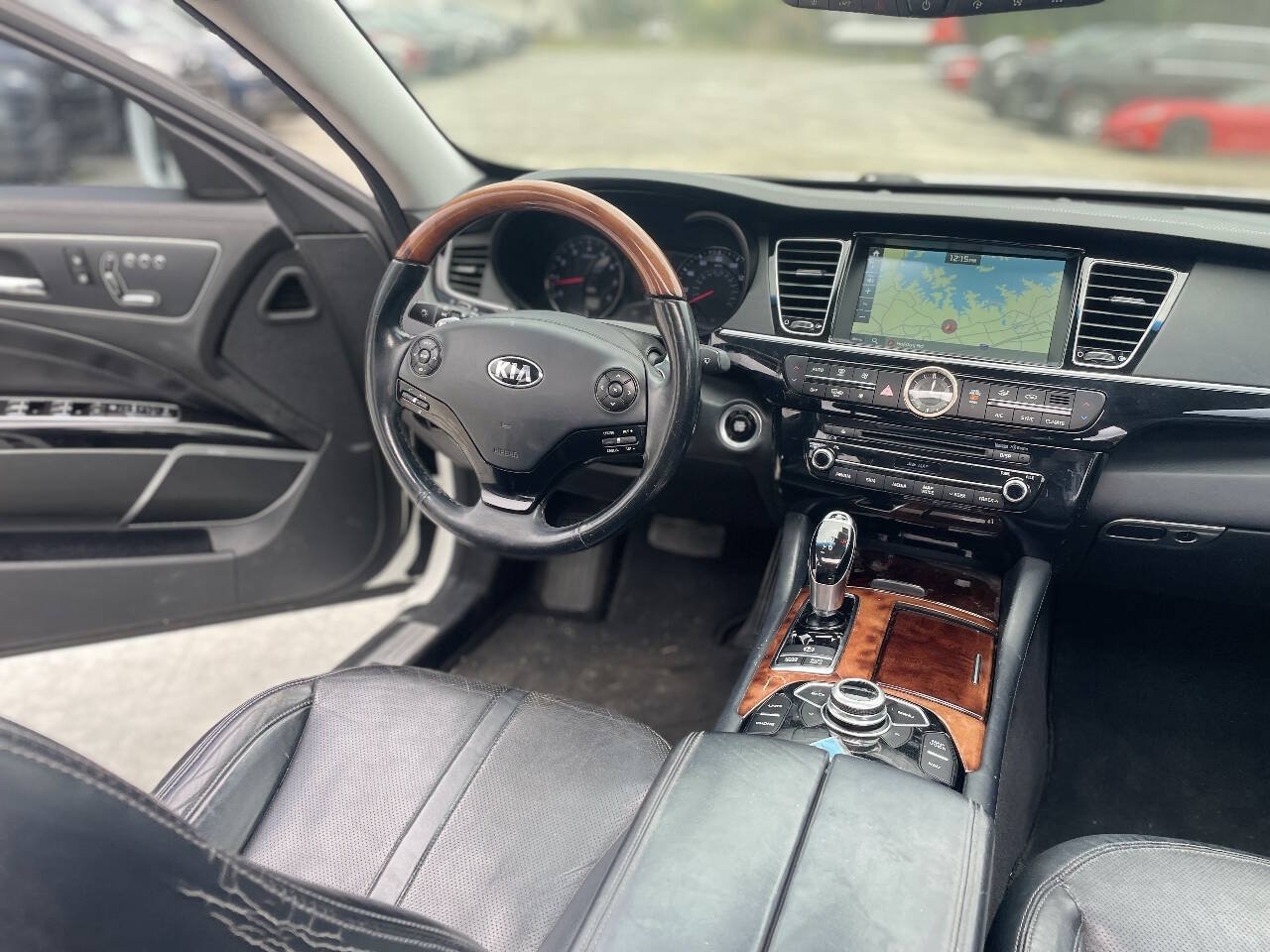 Used 2016 Kia K900 Luxury RWD image 32
