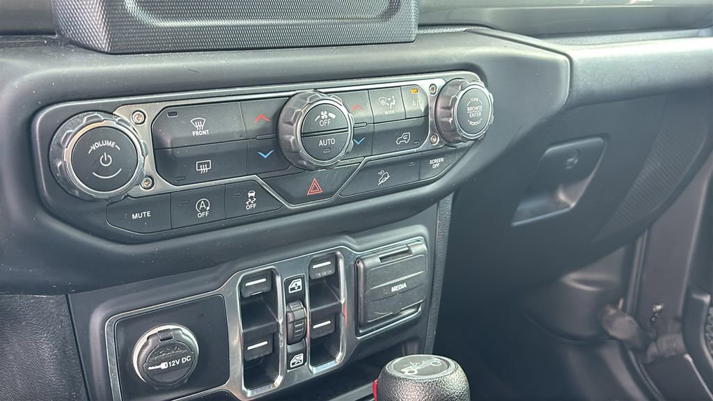 Used 2019 Jeep Wrangler Unlimited Sahara image 20