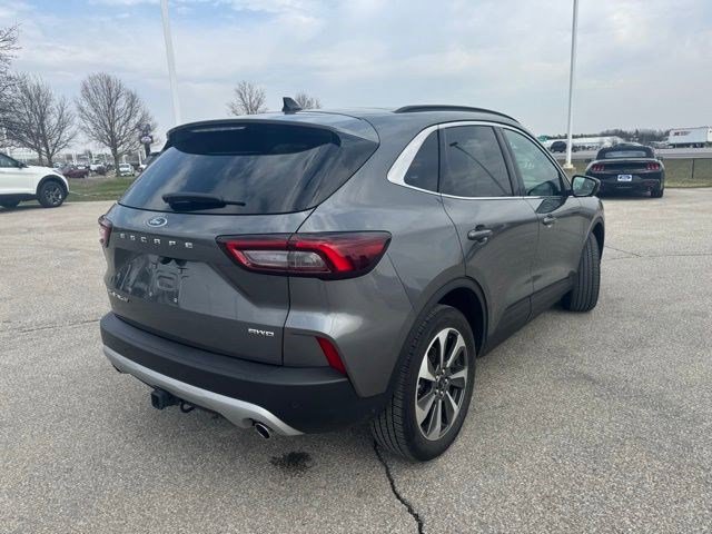 Certified 2024 Ford Escape Platinum w/ Class II Trailer Tow Package AWD/4WD image 8
