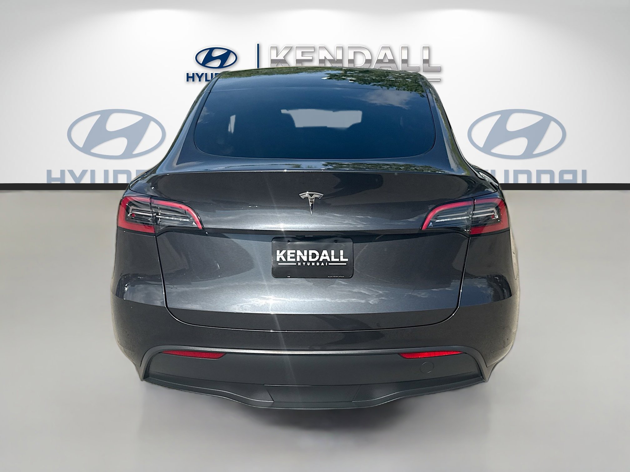 Used 2024 Tesla Model Y Long Range RWD image 5