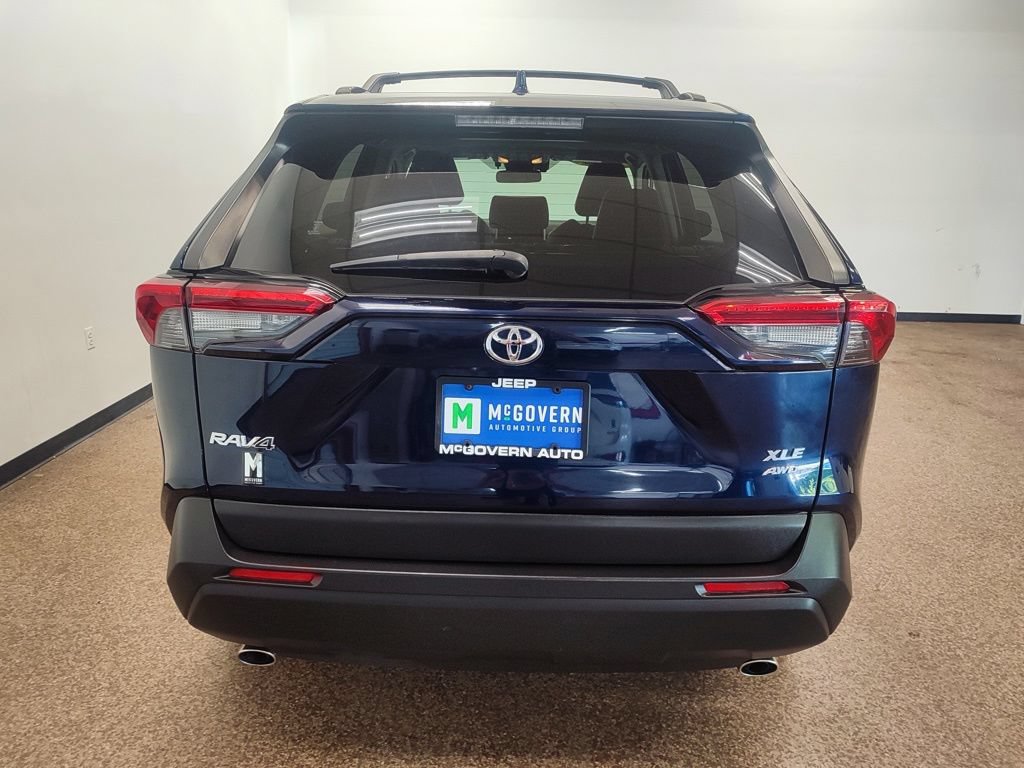 Used 2019 Toyota RAV4 XLE Premium w/ Cold Weather Package AWD/4WD image 4