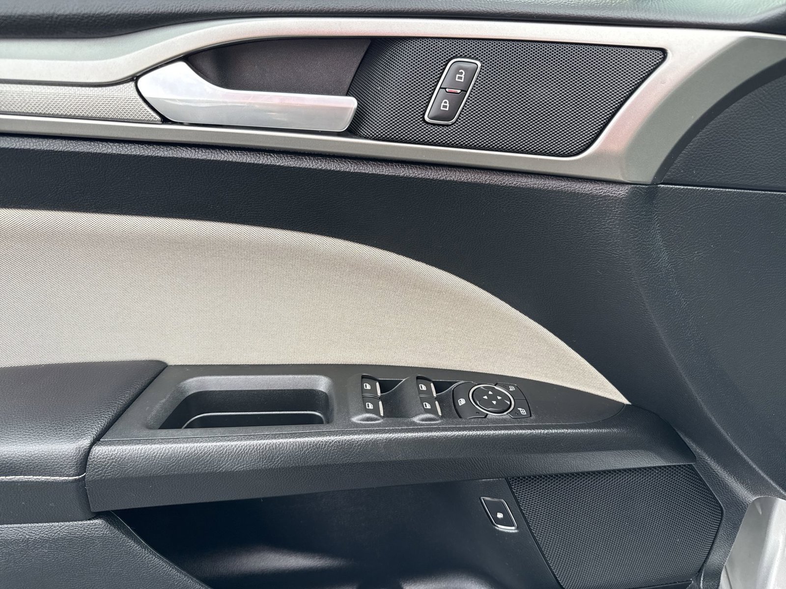 Used 2018 Ford Fusion S FWD image 14