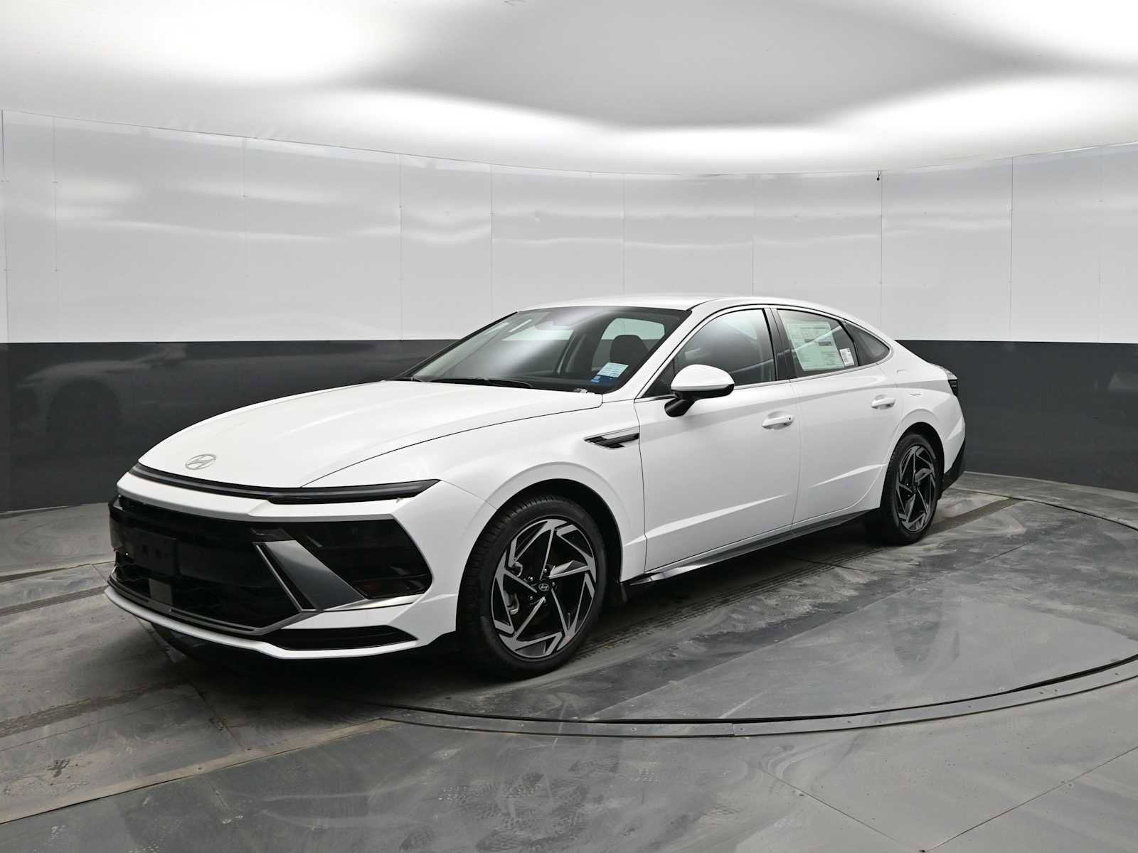 New 2026 Hyundai Sonata SEL image 1