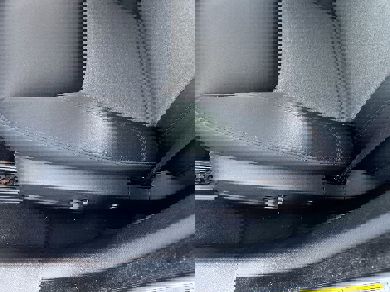 Used 2023 Chrysler 300 Touring w/ Sport Appearance Package image 13