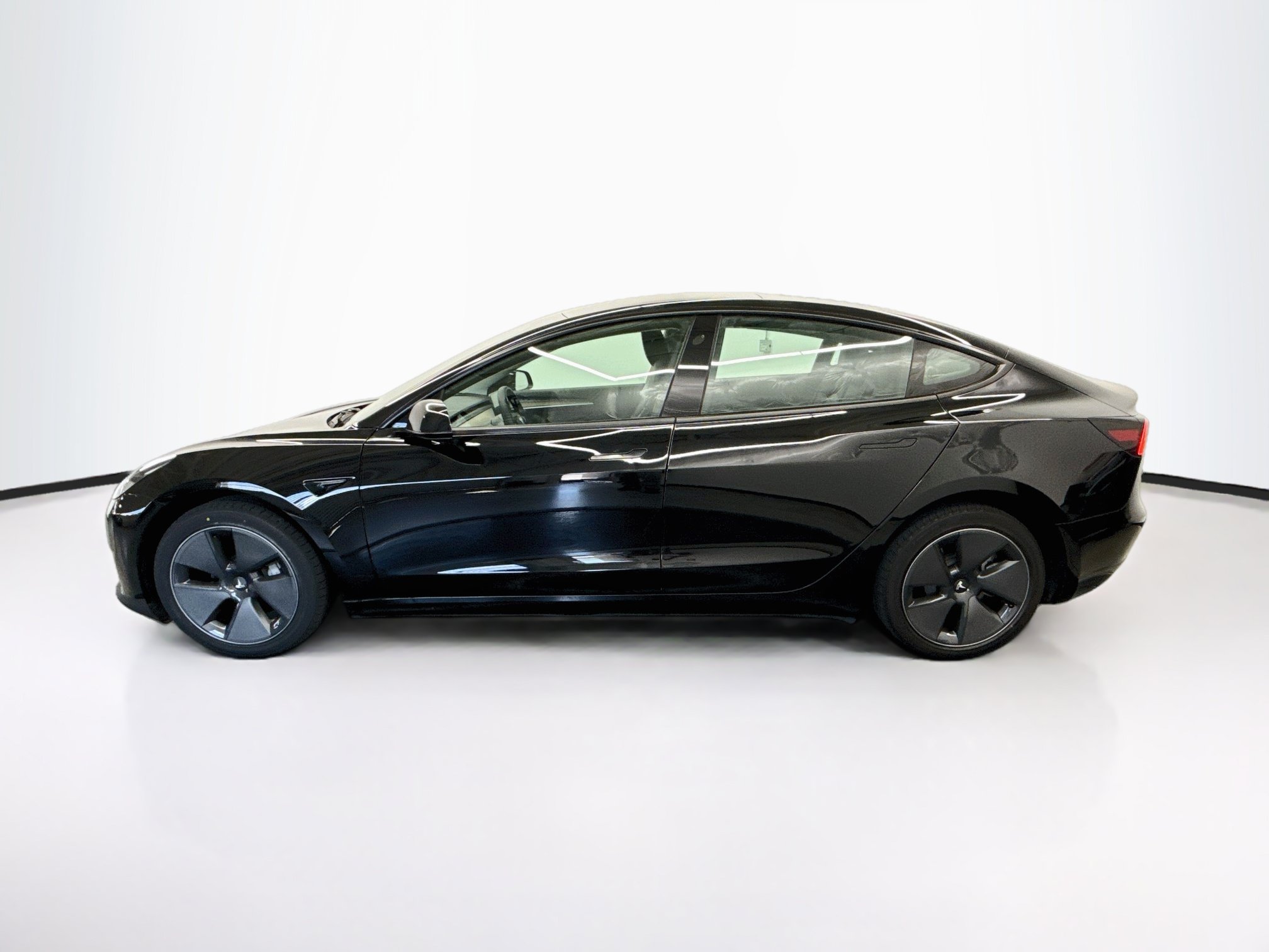 Used 2023 Tesla Model 3 Standard Range RWD image 4