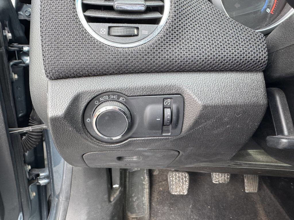 Used 2012 Chevrolet Cruze LT image 12