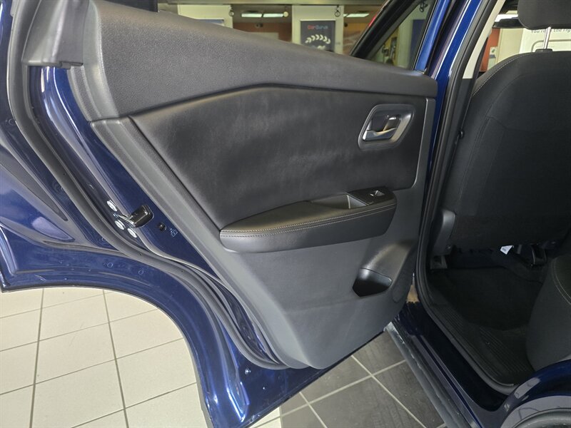 Used 2026 Nissan Rogue SV AWD/4WD image 10