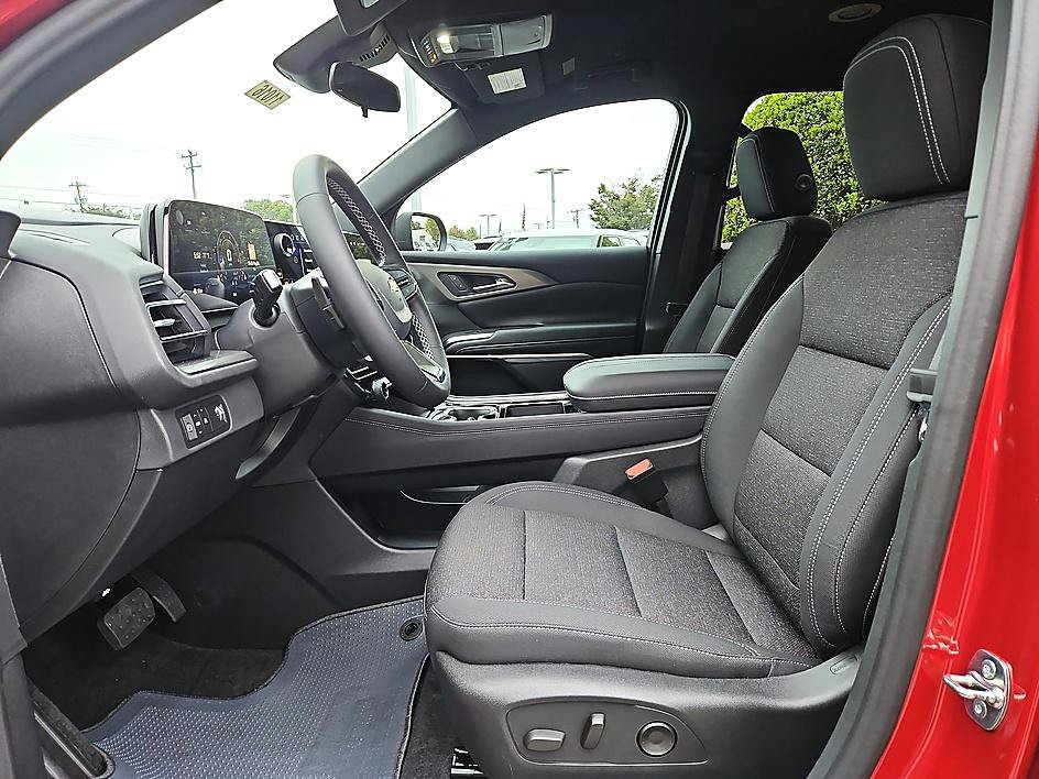 New 2027 Chevrolet Traverse LT FWD image 9
