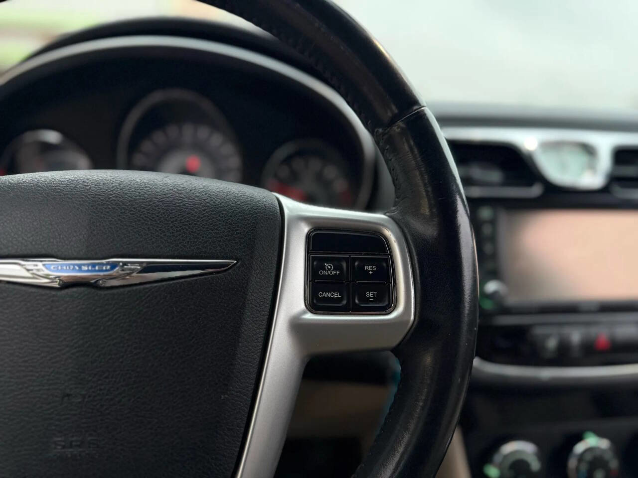 Used 2011 Chrysler 200 Limited image 14