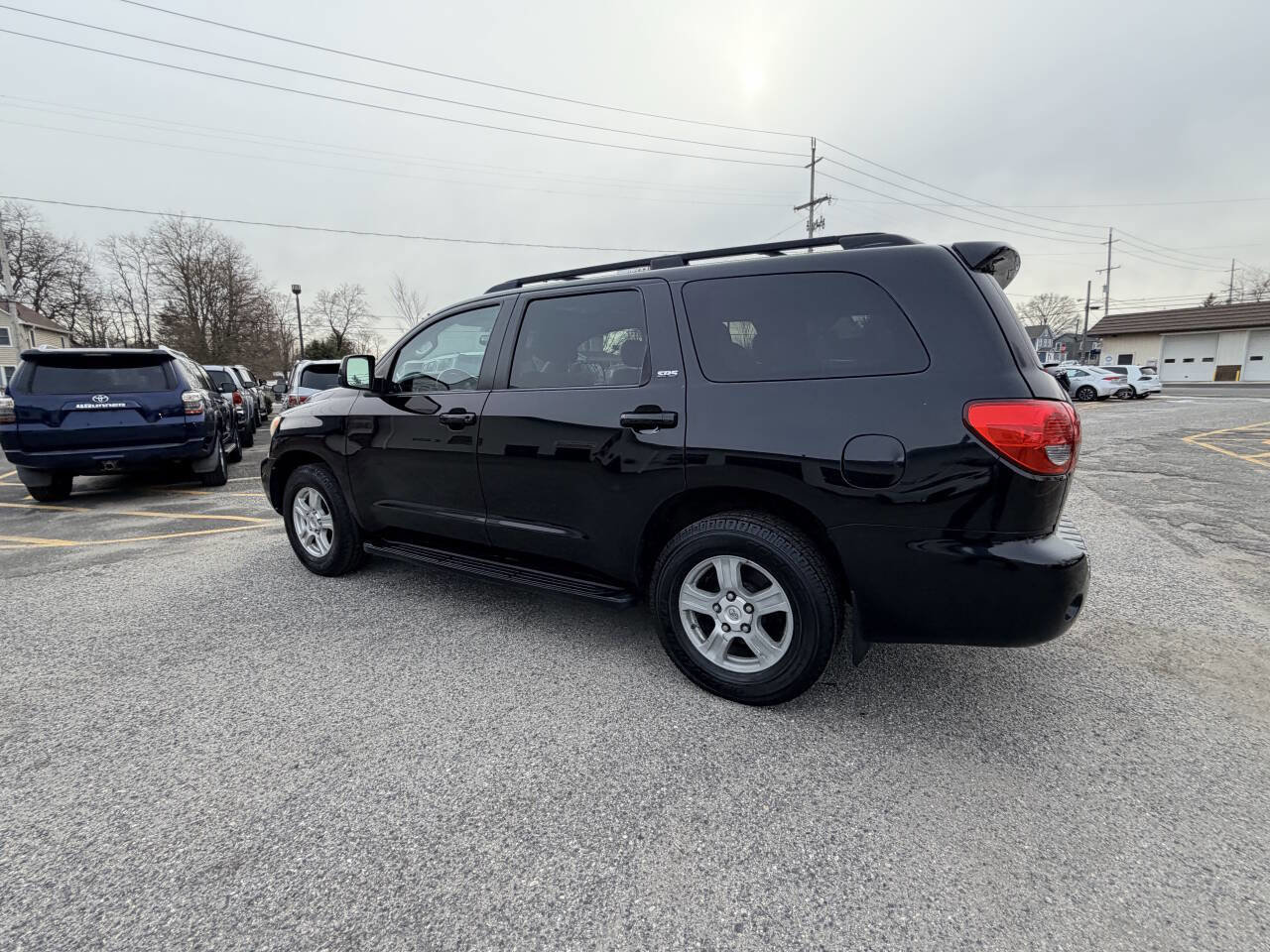 Used 2013 Toyota Sequoia SR5 w/ Premium Pkg image 18
