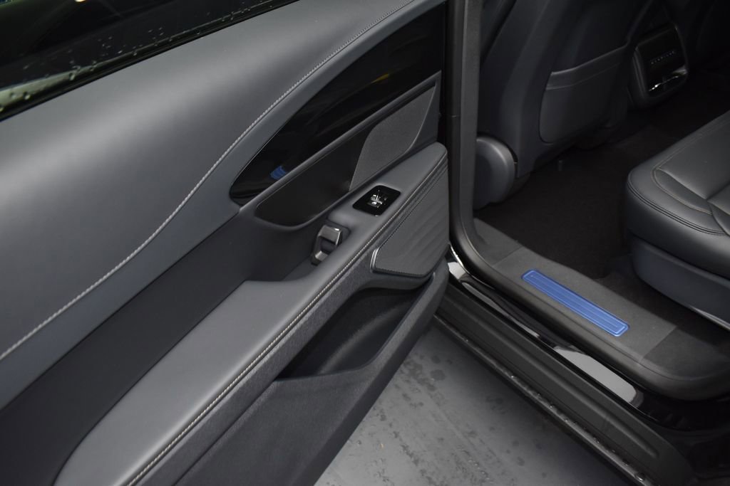 New 2026 Lincoln Nautilus Premier AWD/4WD image 16