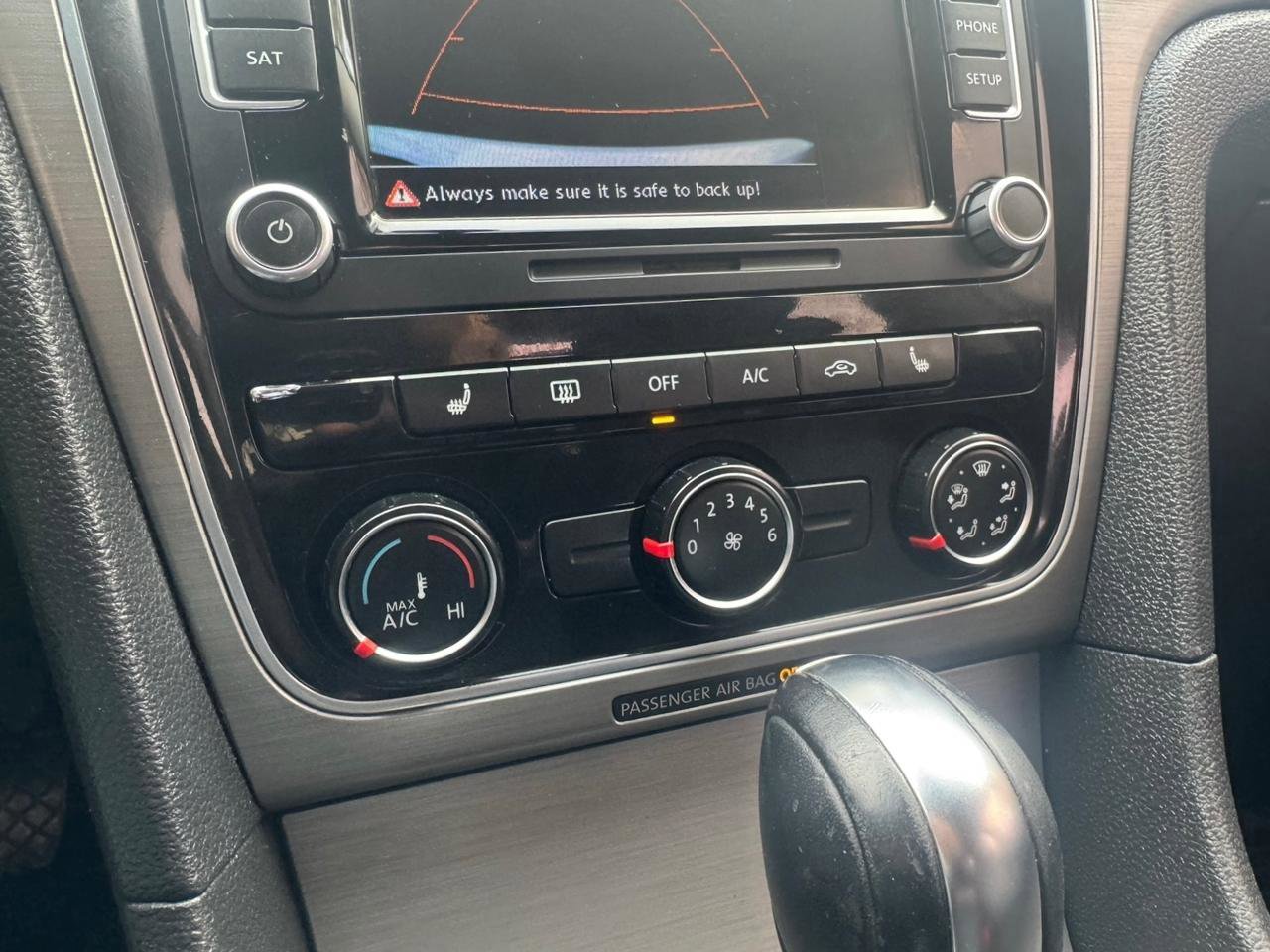 Used 2014 Volkswagen Passat 2.5 SE FWD image 32