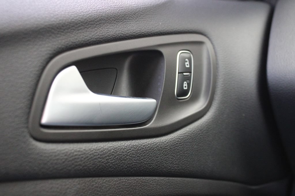 Used 2018 Ford Escape SE FWD image 6