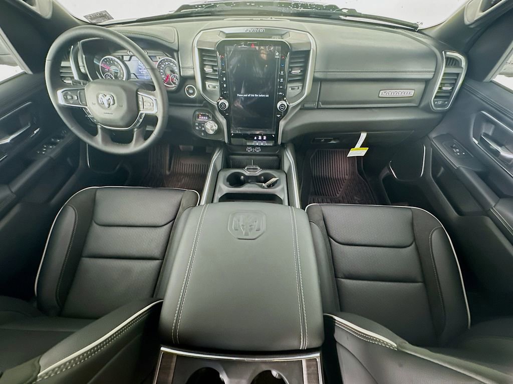 New 2026 RAM 1500 Laramie AWD/4WD image 9
