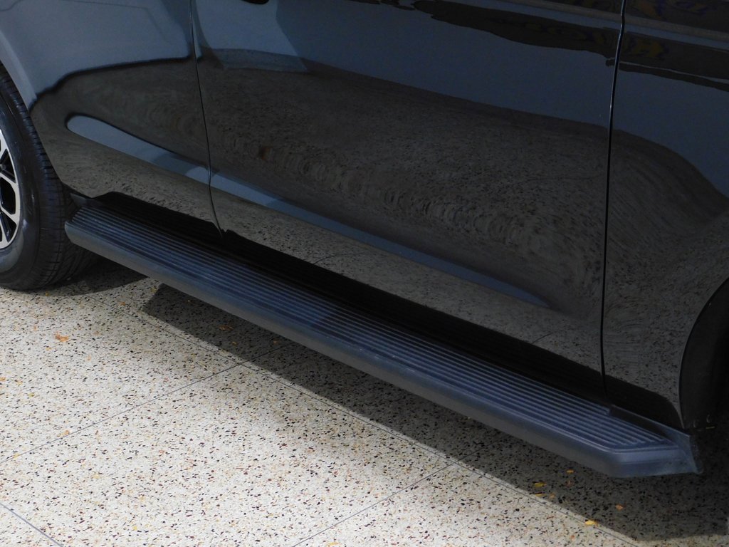 Used 2024 Ford Expedition XLT image 11