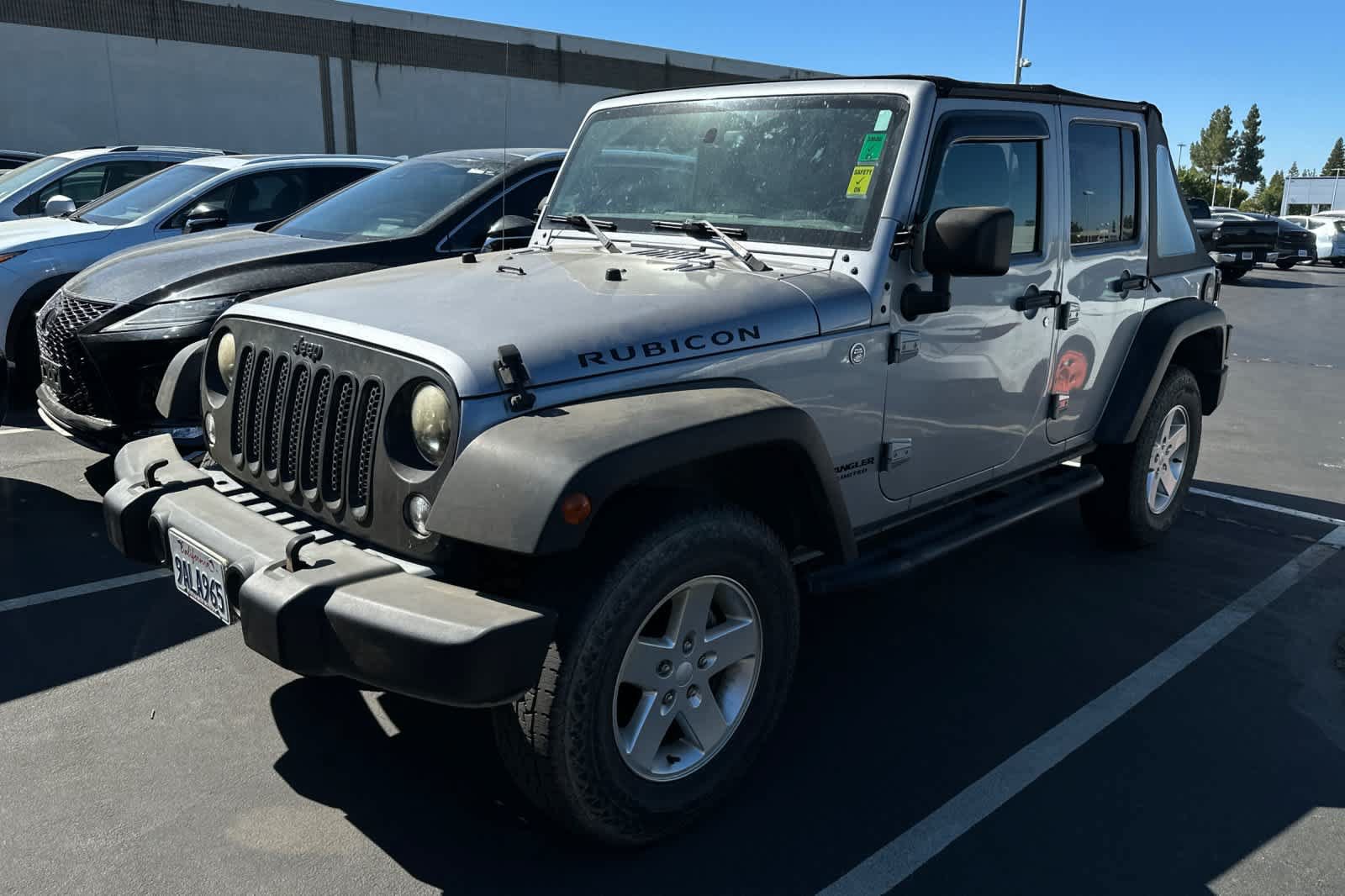 Used 2015 Jeep Wrangler Unlimited Rubicon w/ Connectivity Group AWD/4WD image 1