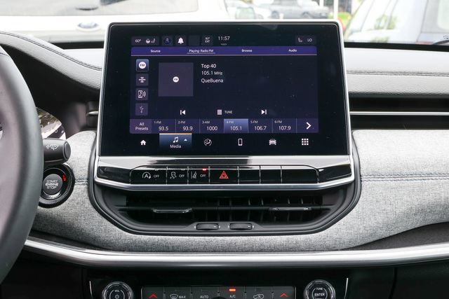 Used 2023 Jeep Compass Latitude w/ Convenience Group AWD/4WD image 10