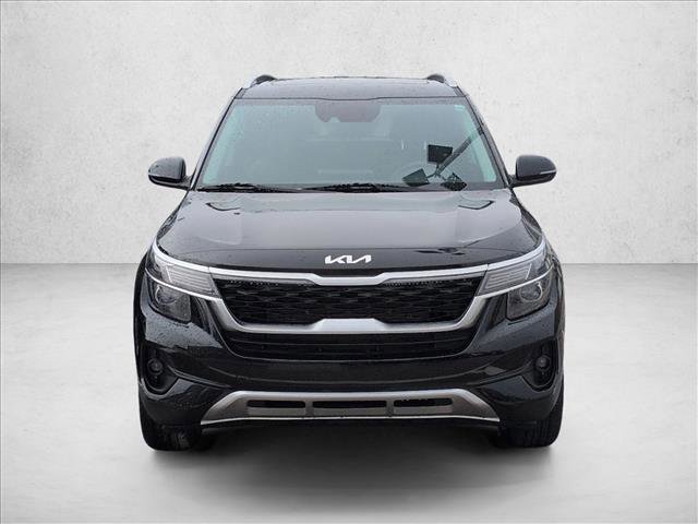 Used 2023 Kia Seltos EX image 2