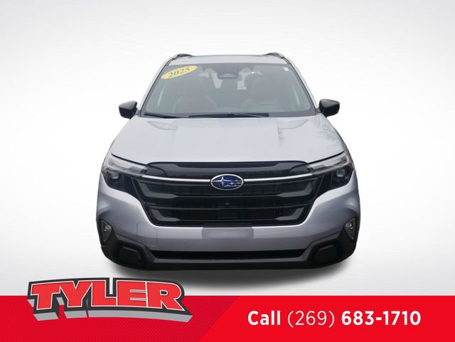Used 2025 Subaru Forester Touring AWD/4WD image 2