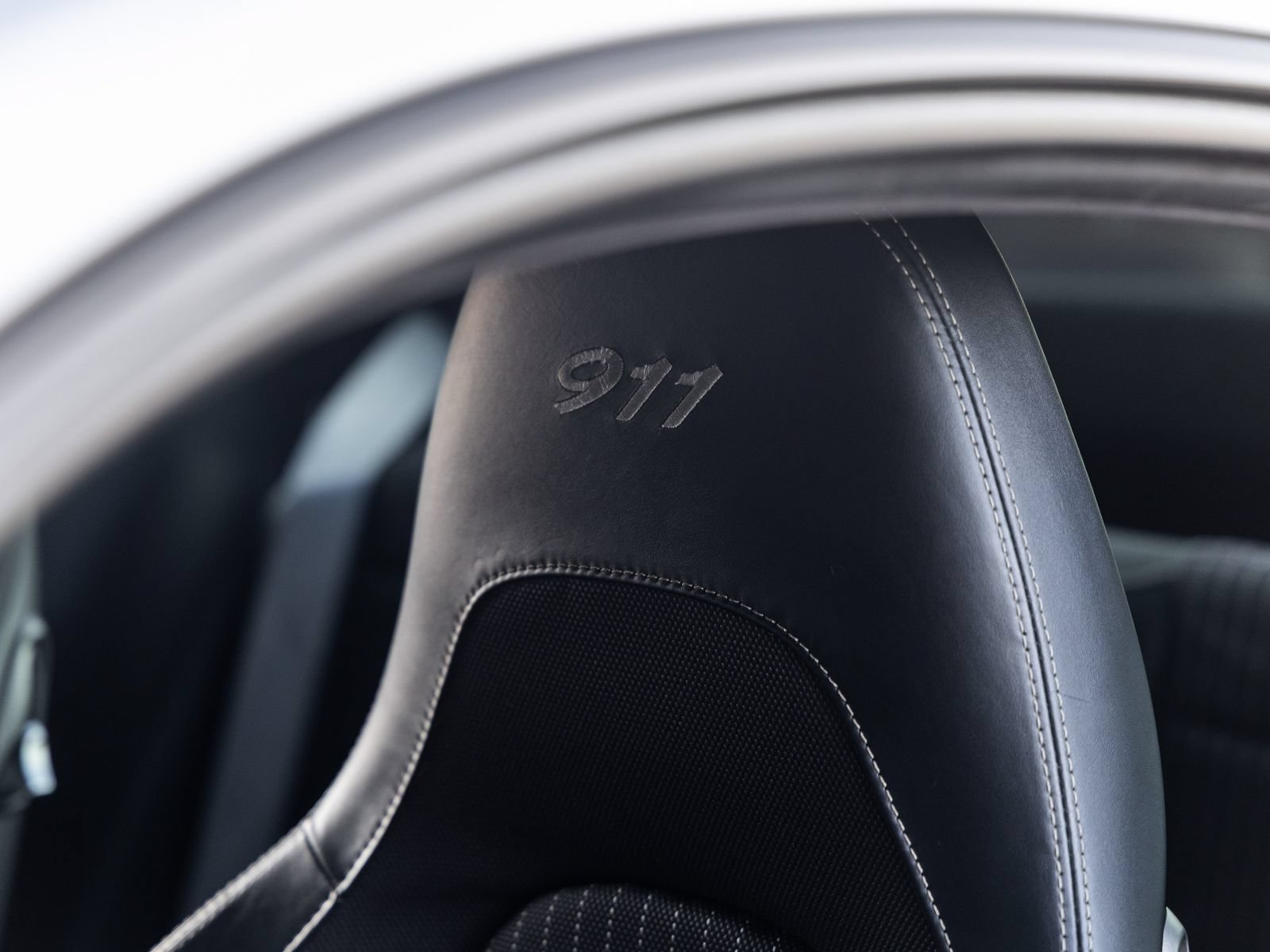 Certified 2018 Porsche 911 Carrera T RWD image 28