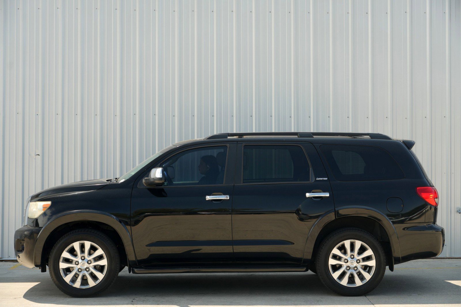 Used 2010 Toyota Sequoia Limited image 8