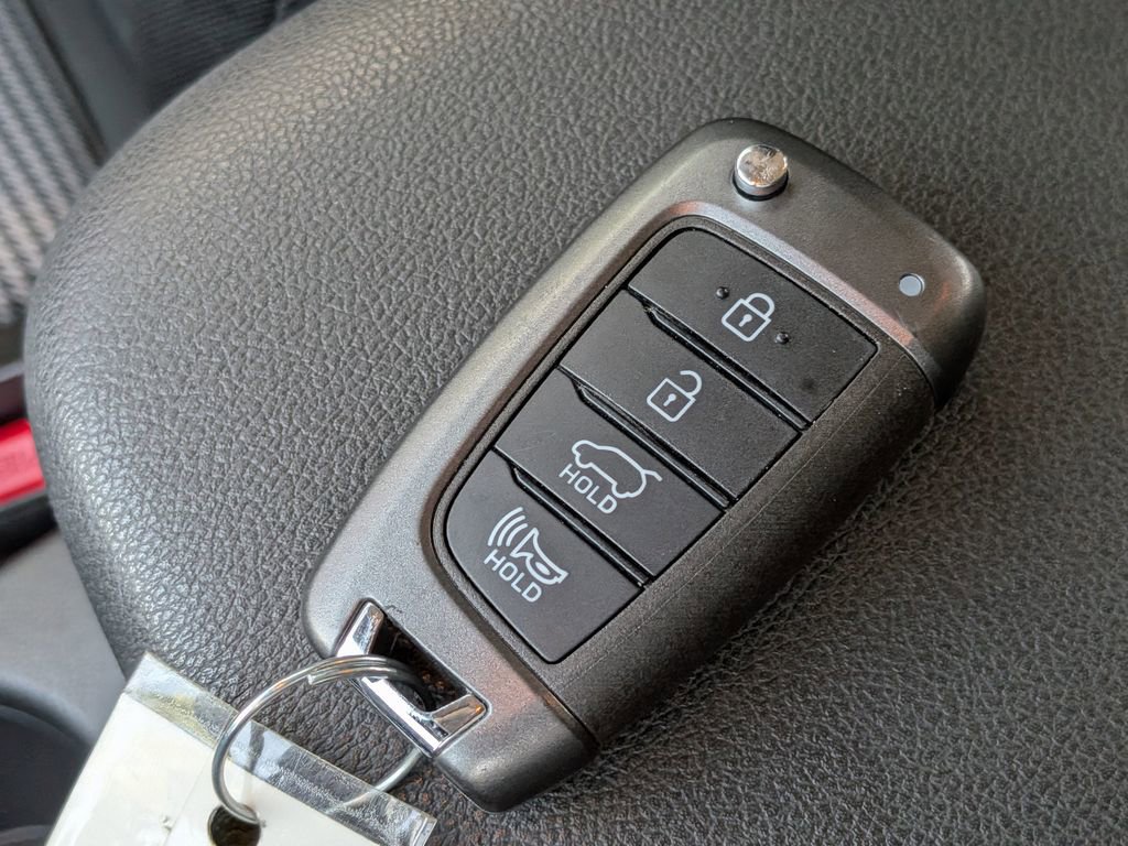 Used 2021 Hyundai Kona SE FWD image 25