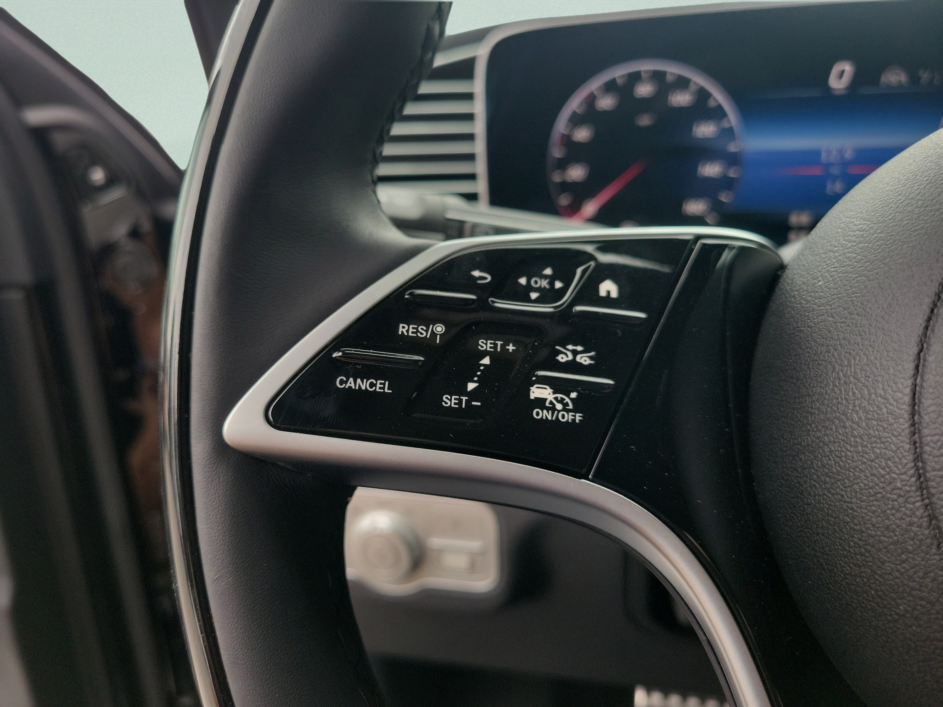 New 2026 Mercedes-Benz GLS 450 4MATIC image 26