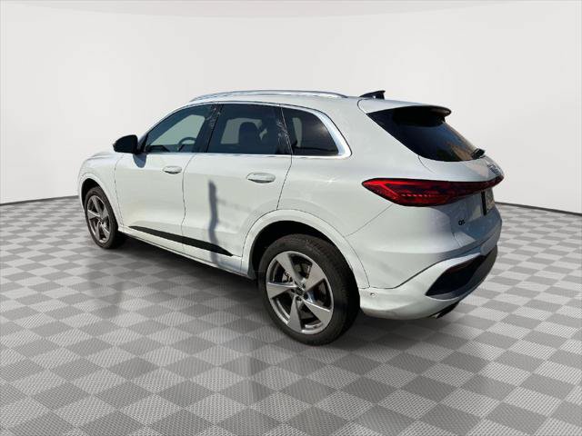 Used 2025 Audi Q5 Premium Plus w/ Premium Plus AWD/4WD image 4