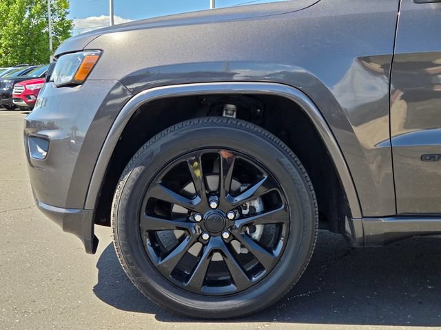 Used 2018 Jeep Grand Cherokee Altitude AWD/4WD image 8