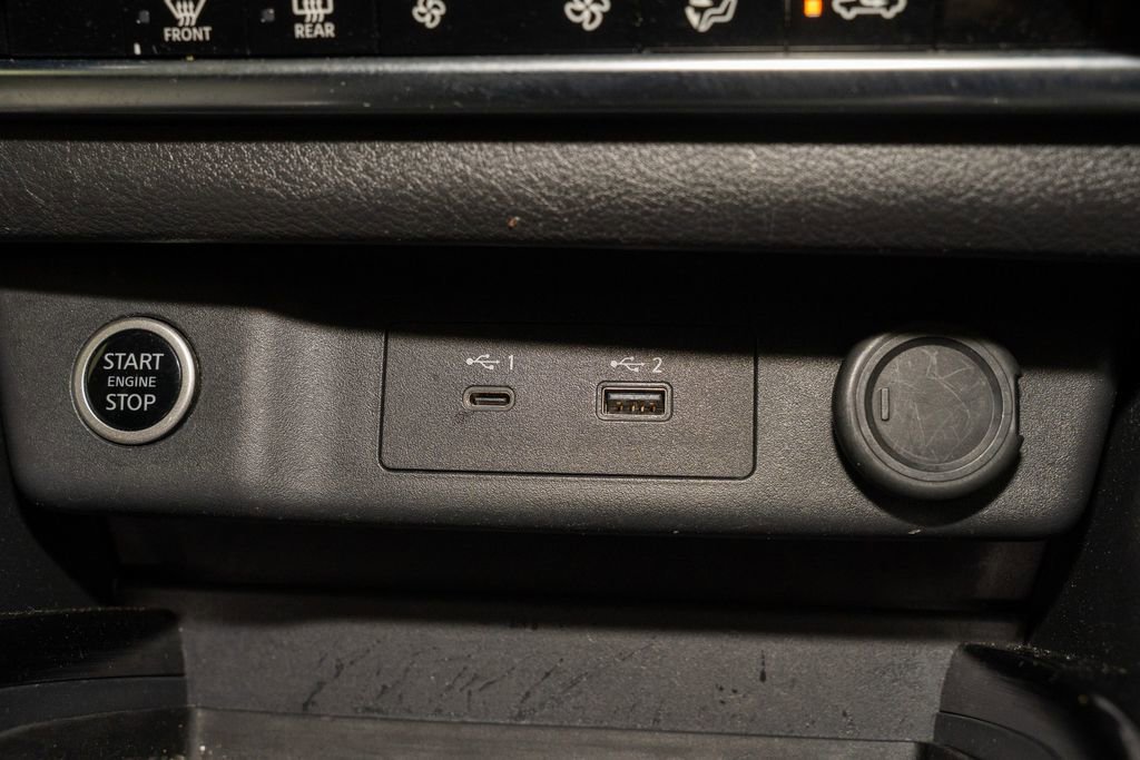 Used 2023 Nissan Rogue SV image 14