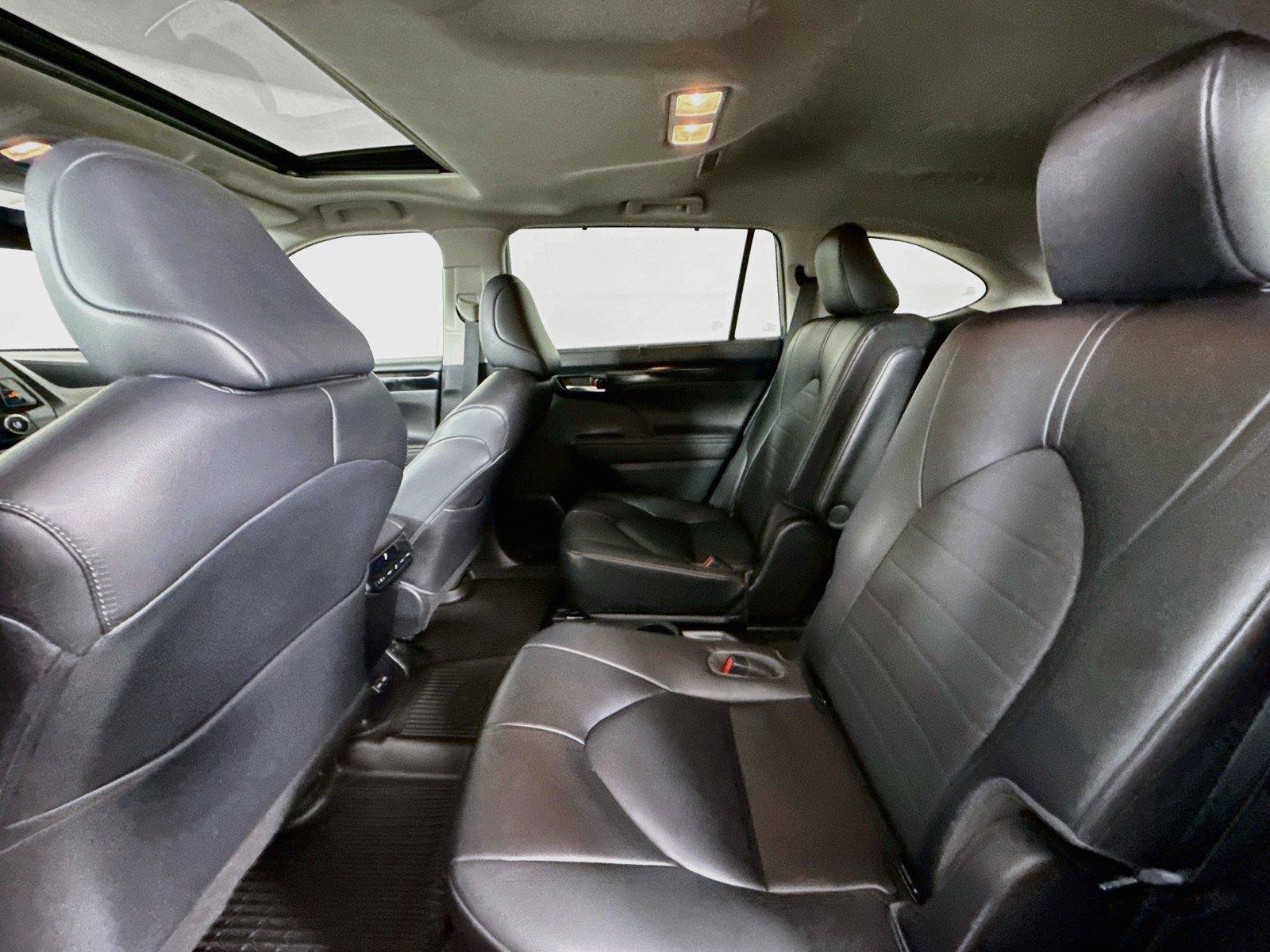 Certified 2023 Toyota Highlander XLE FWD image 33