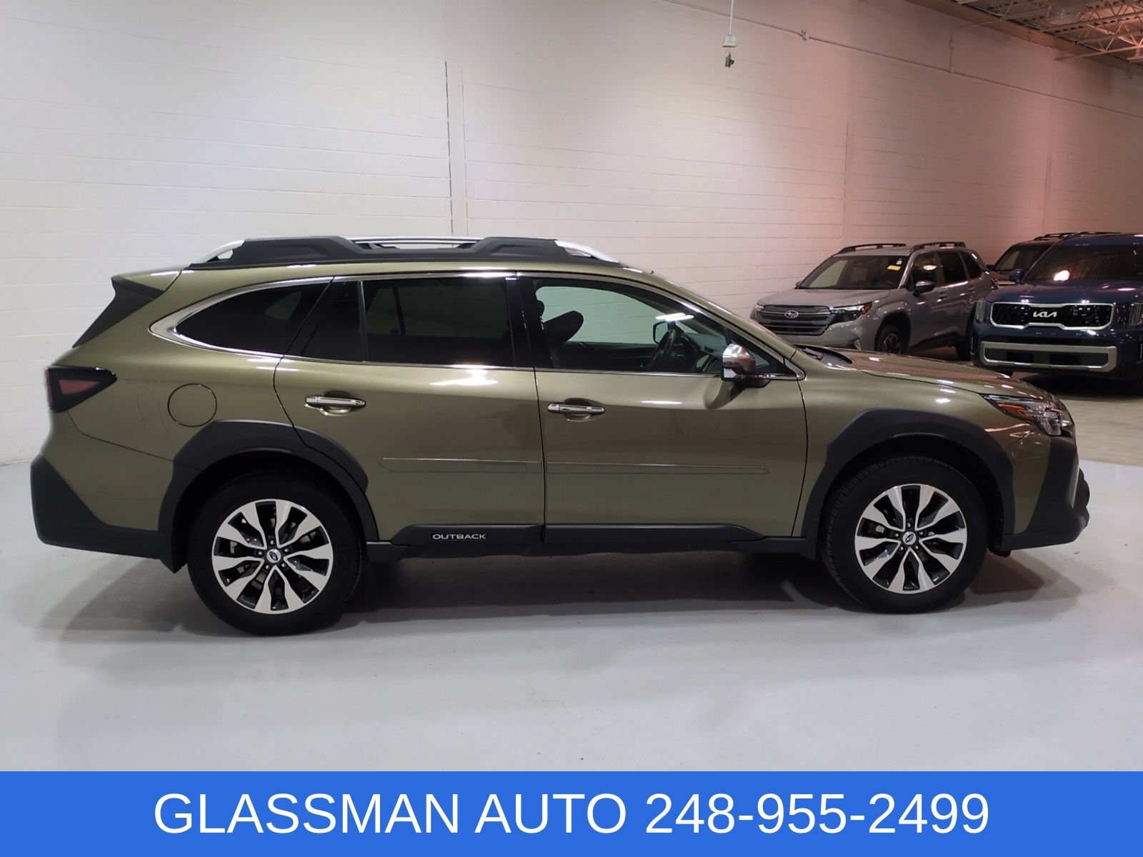 Certified 2023 Subaru Outback Touring AWD/4WD image 2