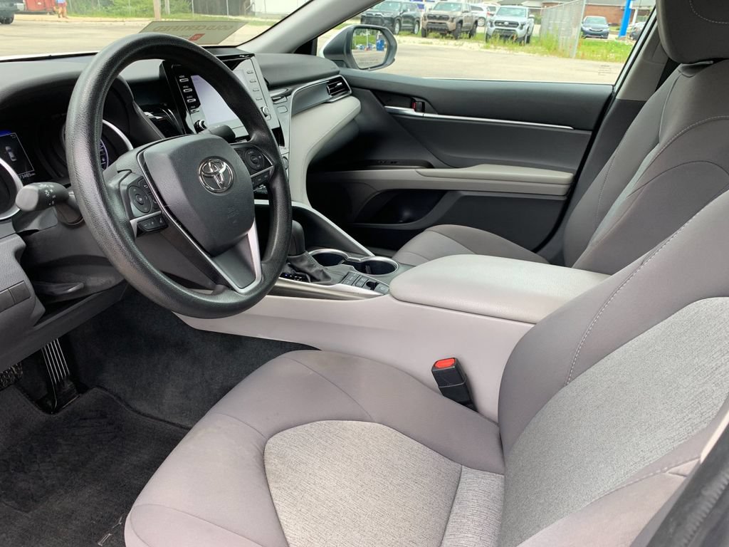 Used 2022 Toyota Camry LE FWD image 11