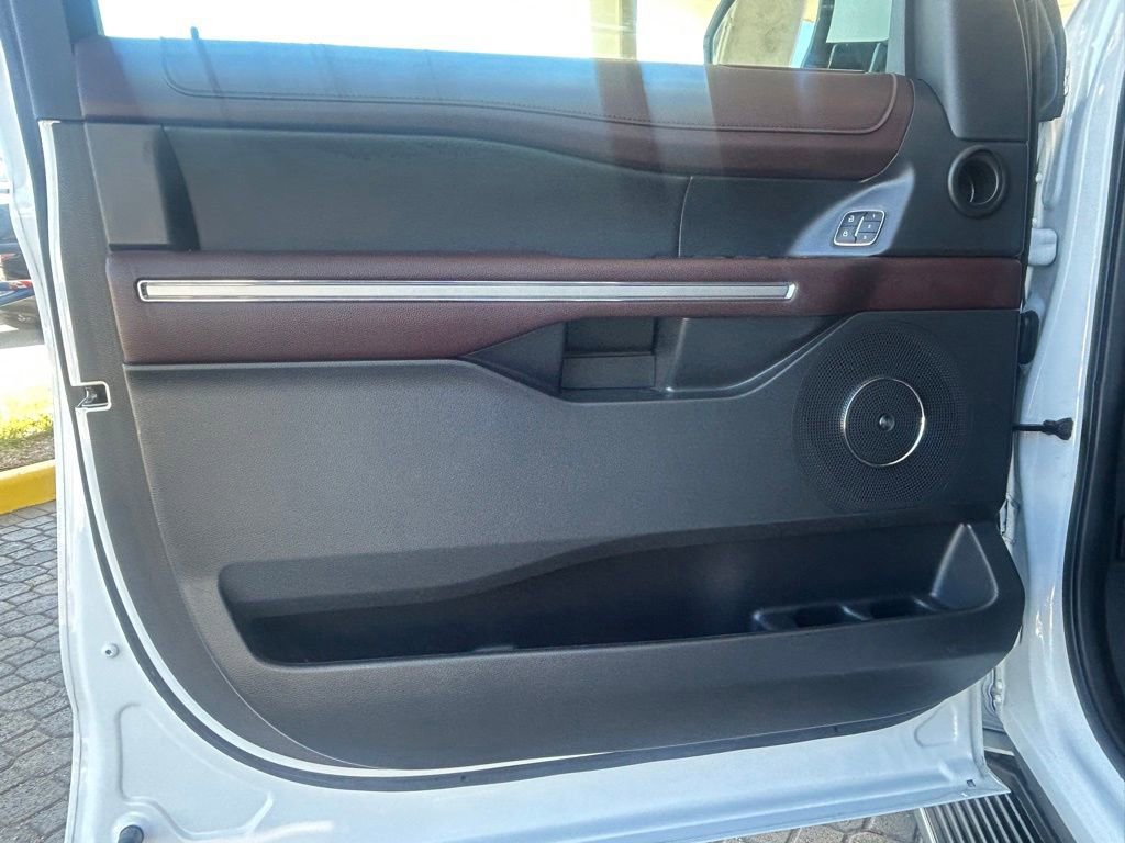 Certified 2023 Ford Expedition Limited image 36