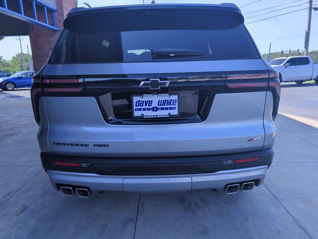Used 2026 Chevrolet Traverse Z71 w/ LPO, Floor Liner Package AWD/4WD image 7