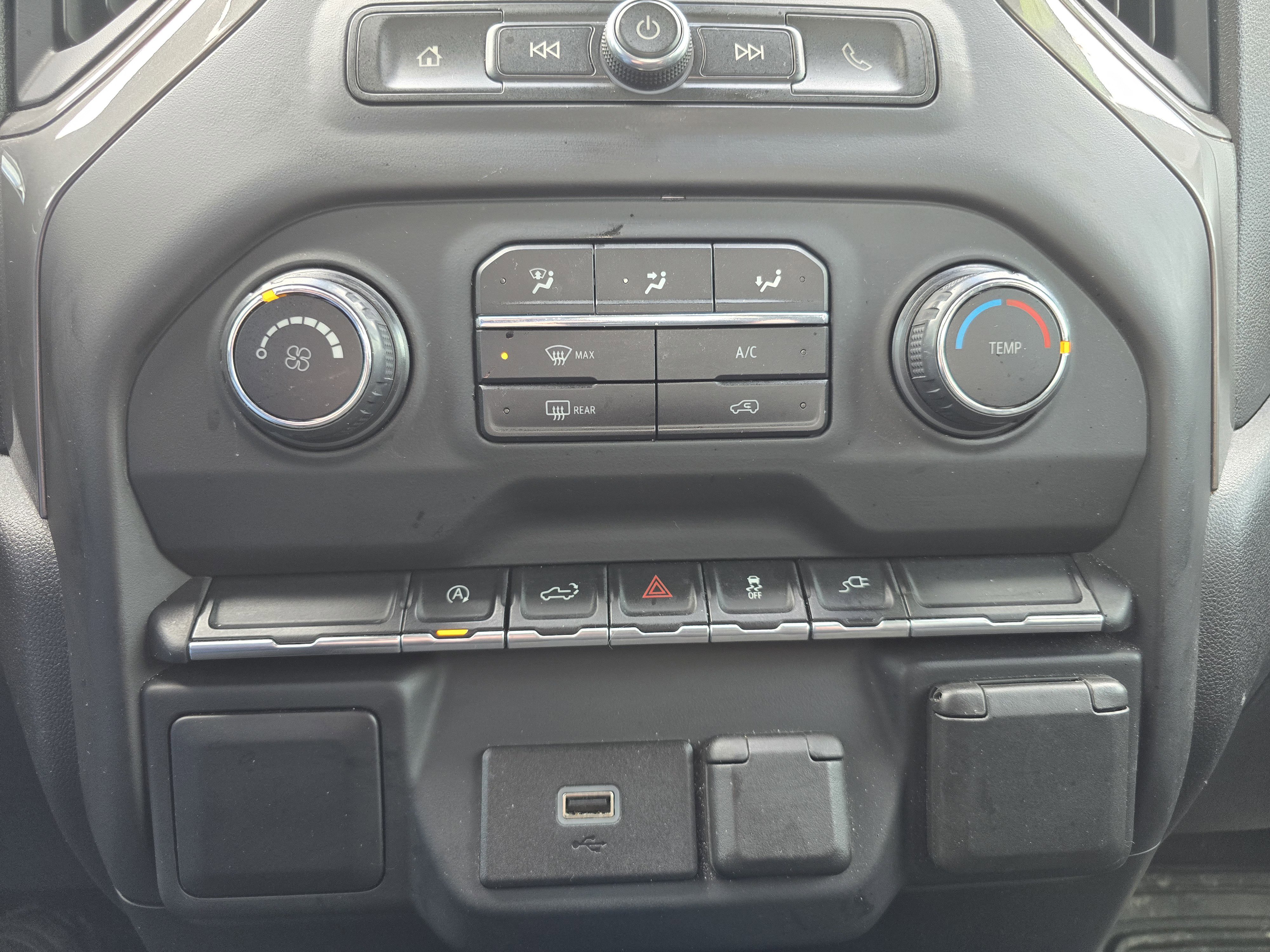 Used 2020 Chevrolet Silverado 1500 Custom w/ Custom Value Package image 24