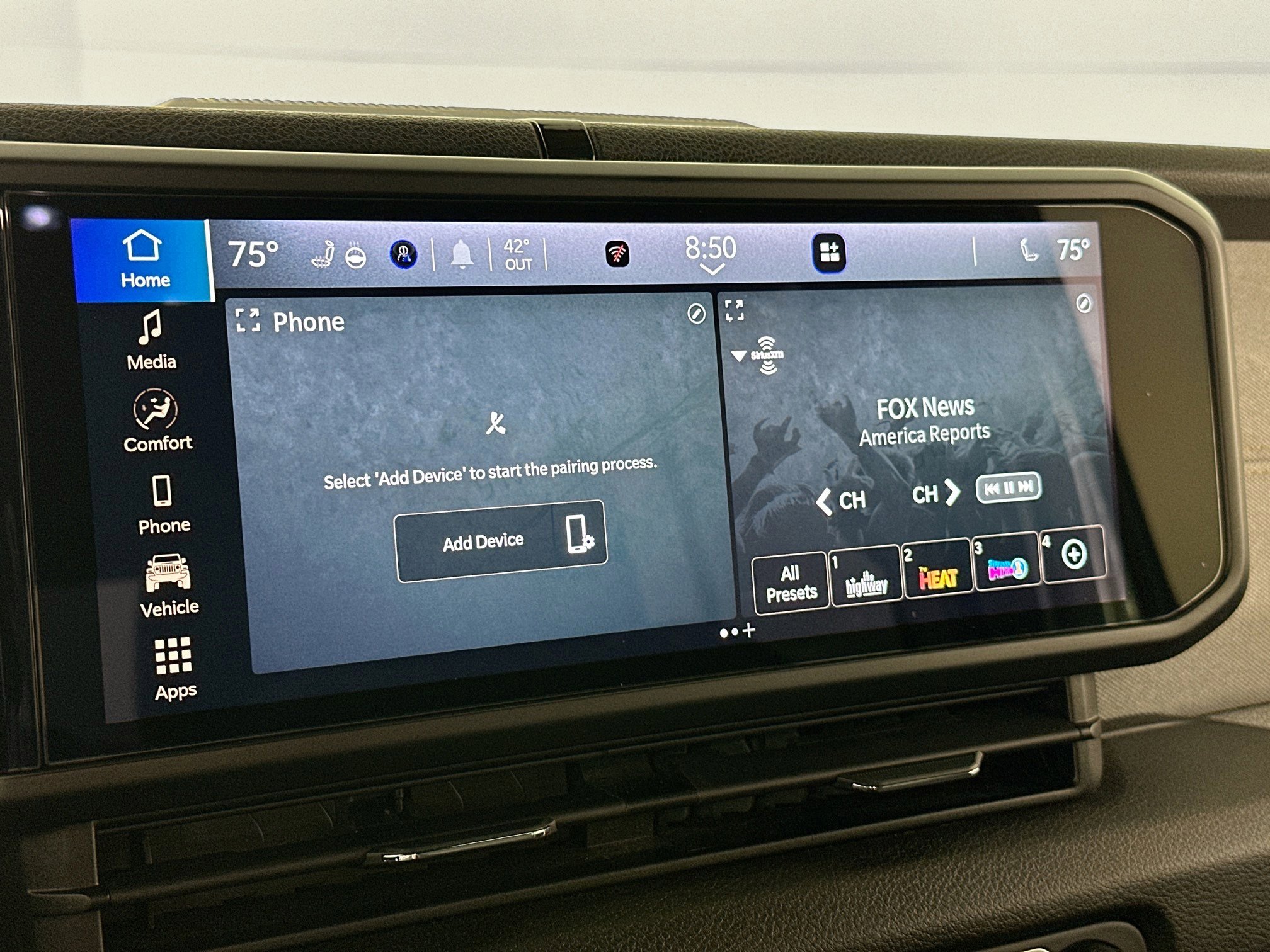 Used 2024 Jeep Wrangler Willys image 14