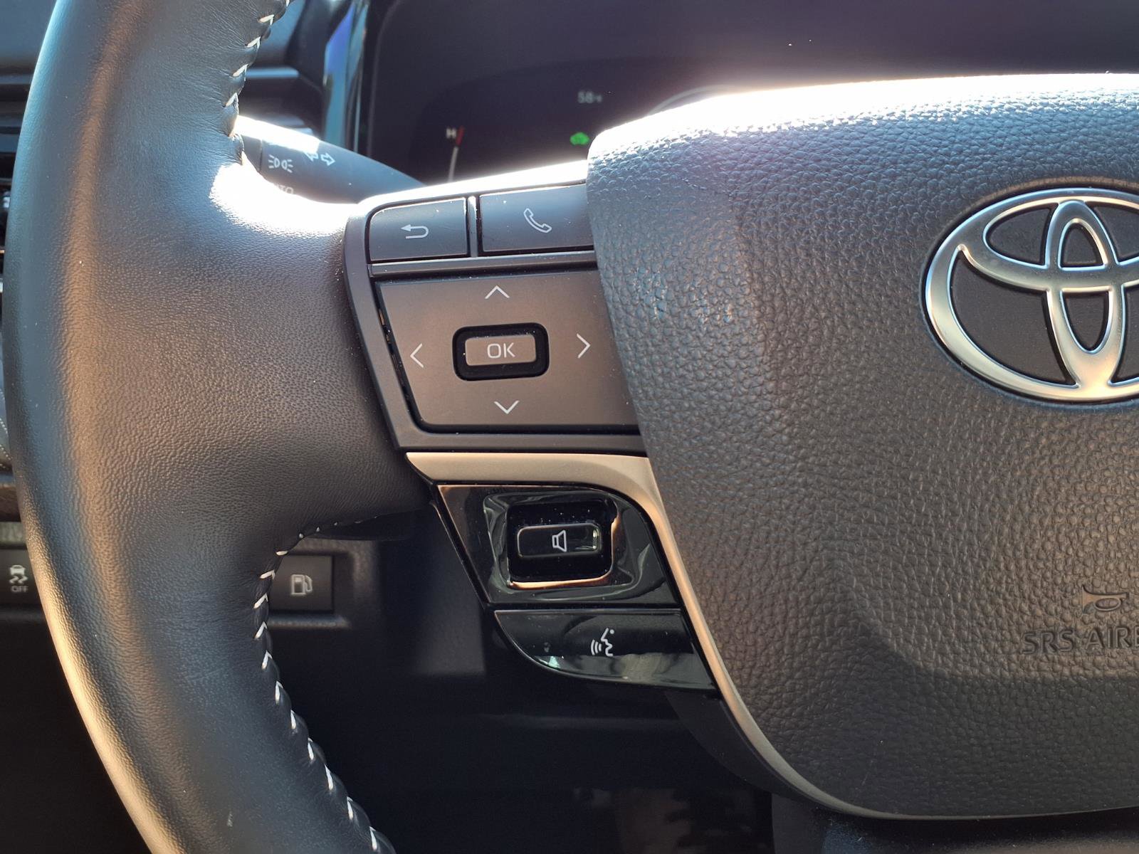 Certified 2025 Toyota Camry SE FWD image 15