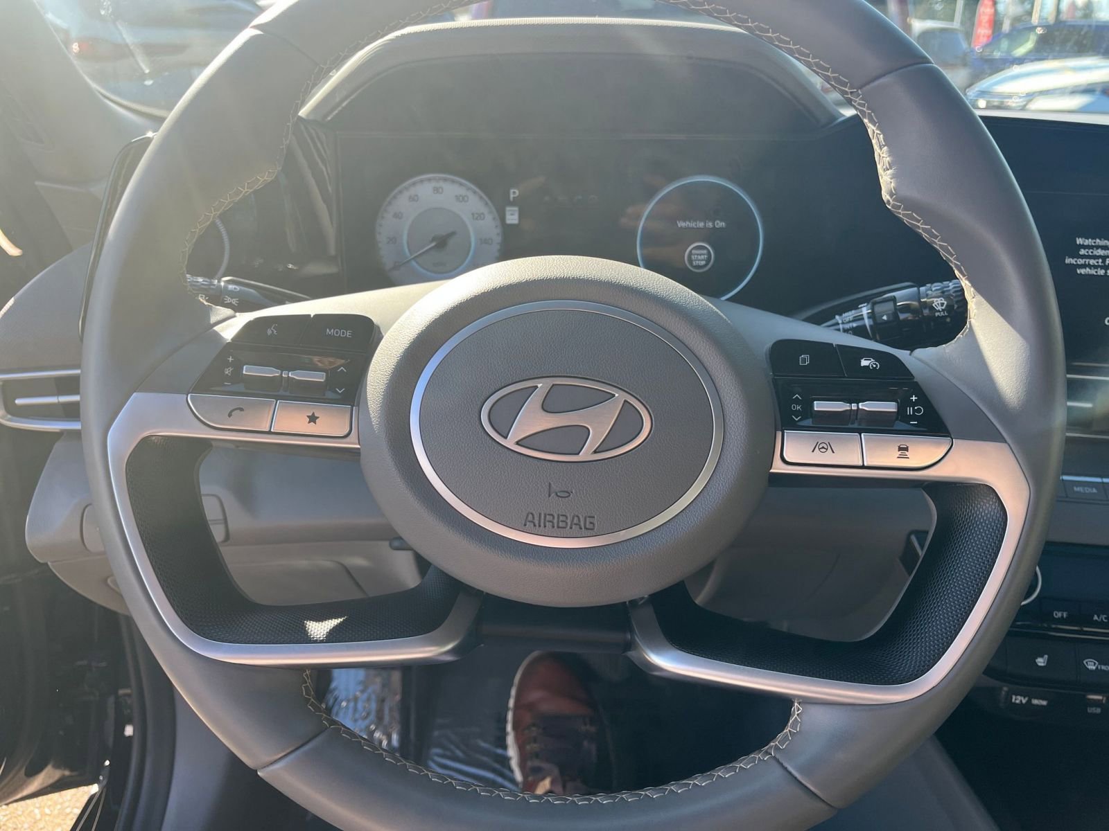Used 2025 Hyundai Elantra SEL FWD image 30