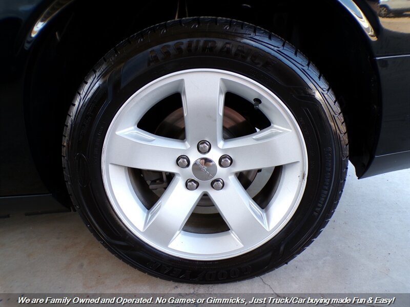 Used 2013 Dodge Challenger SXT RWD image 23