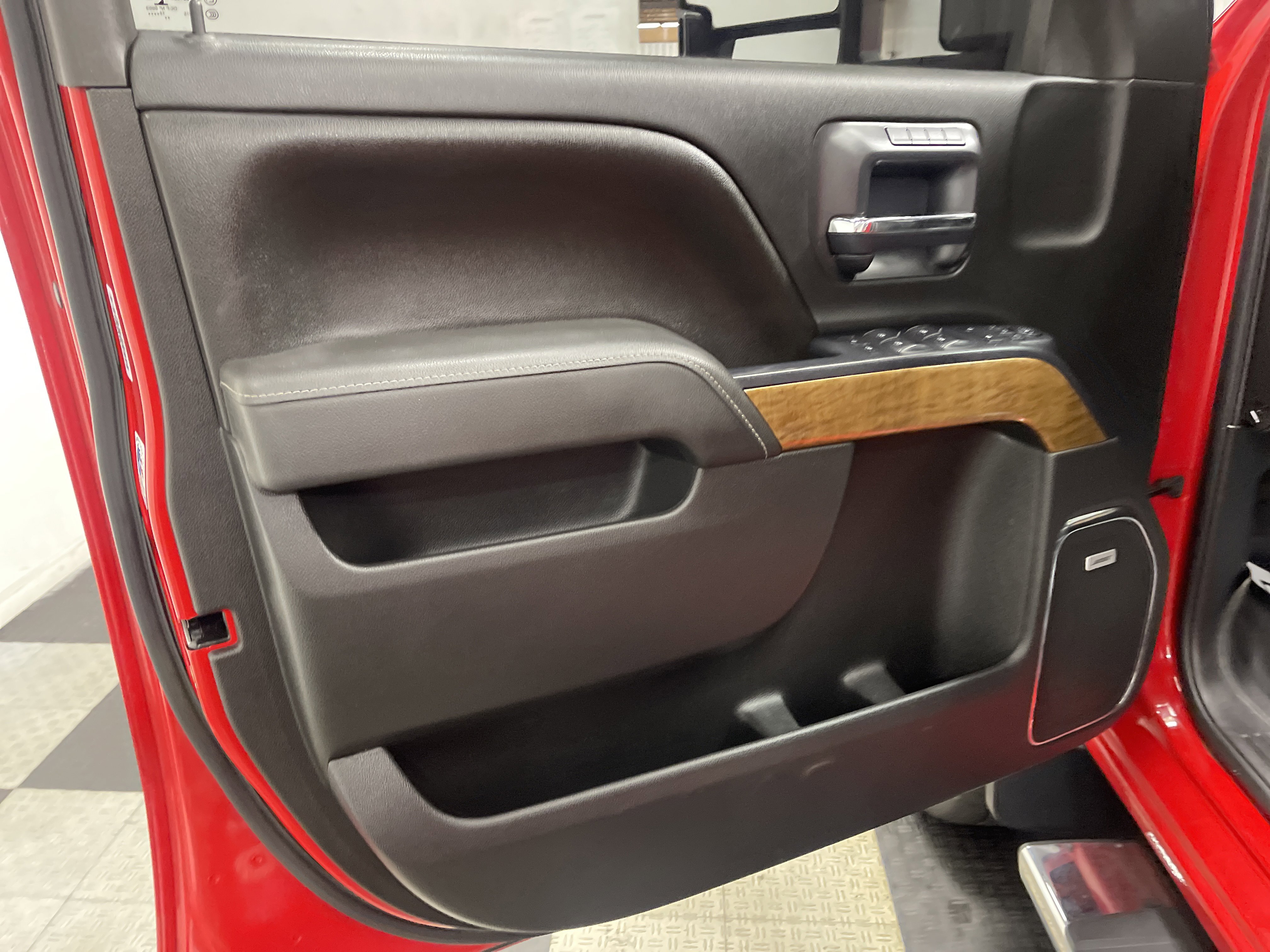 Used 2015 Chevrolet Silverado 2500 LTZ w/ Duramax Plus Package AWD/4WD image 10