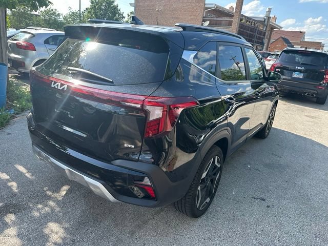 Used 2024 Kia Seltos SX w/ SX Sunroof Package AWD/4WD image 4