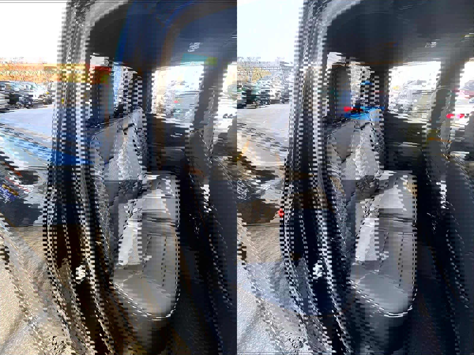 Used 2024 GMC Canyon Denali image 15