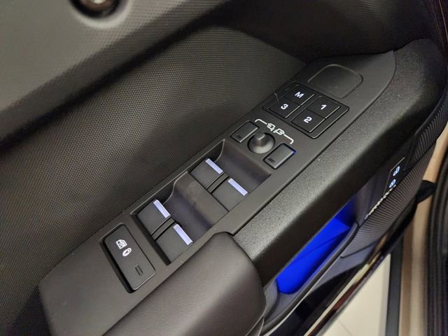 New 2026 Land Rover Defender 110 OCTA image 22