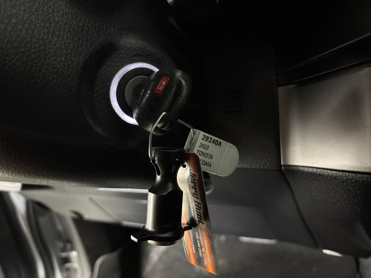 Used 2023 Toyota Tacoma SR w/ SR Convenience Package RWD image 17