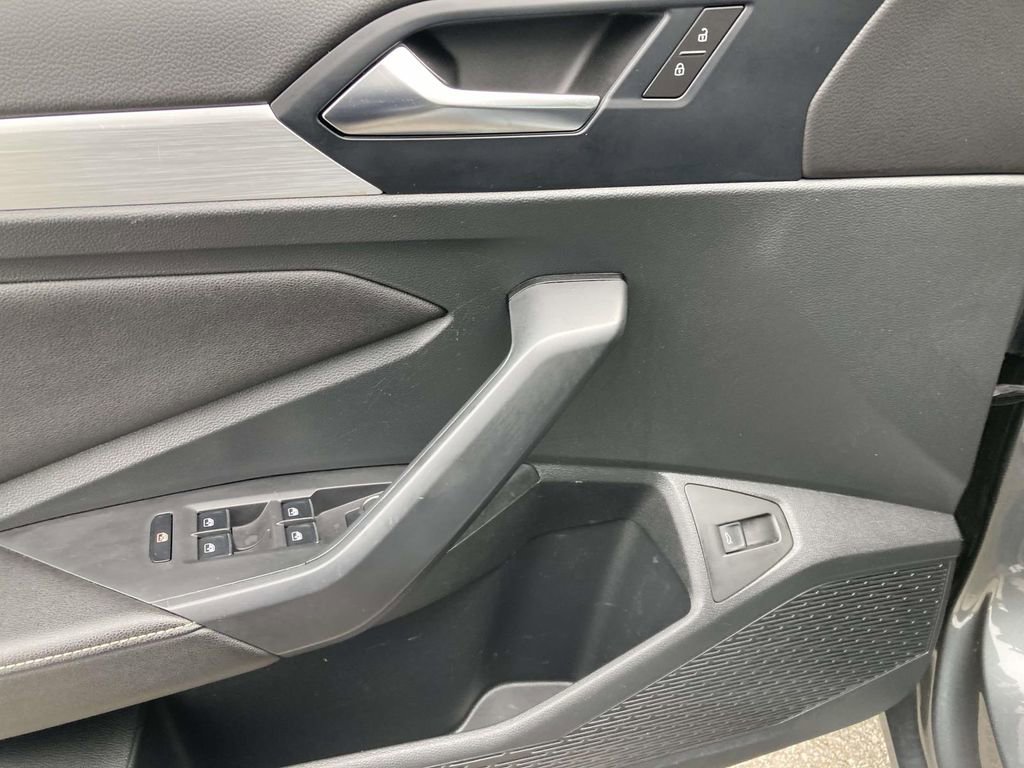 Used 2025 Volkswagen Jetta S FWD image 17