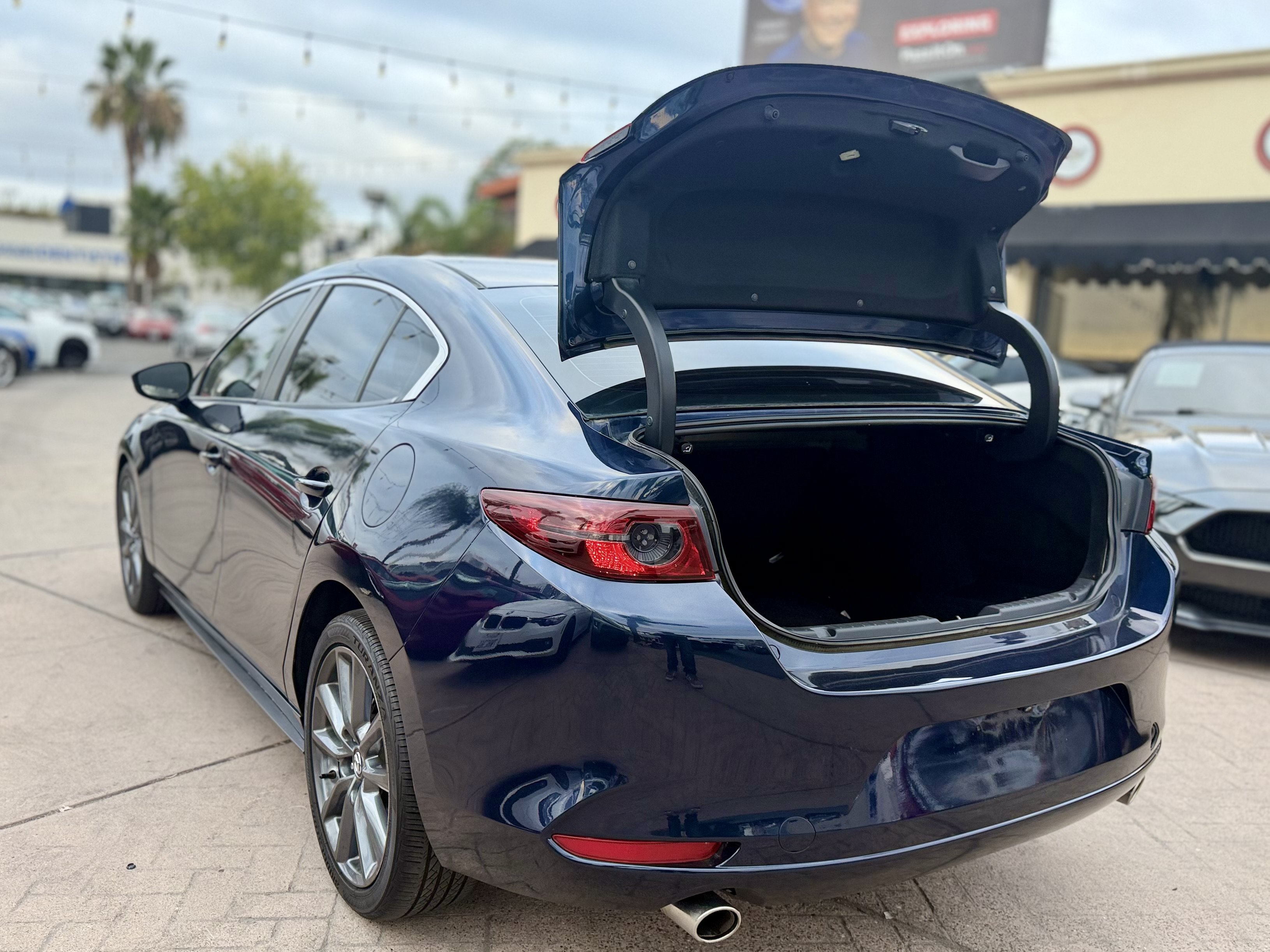 Used 2020 MAZDA MAZDA3 Sedan FWD image 7