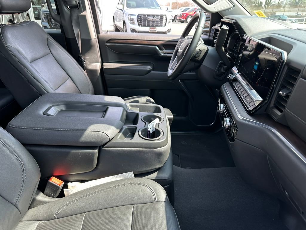 Used 2024 GMC Sierra 1500 SLT AWD/4WD image 29